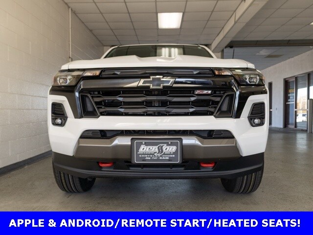 2023 Chevrolet Colorado Z71 photo 2