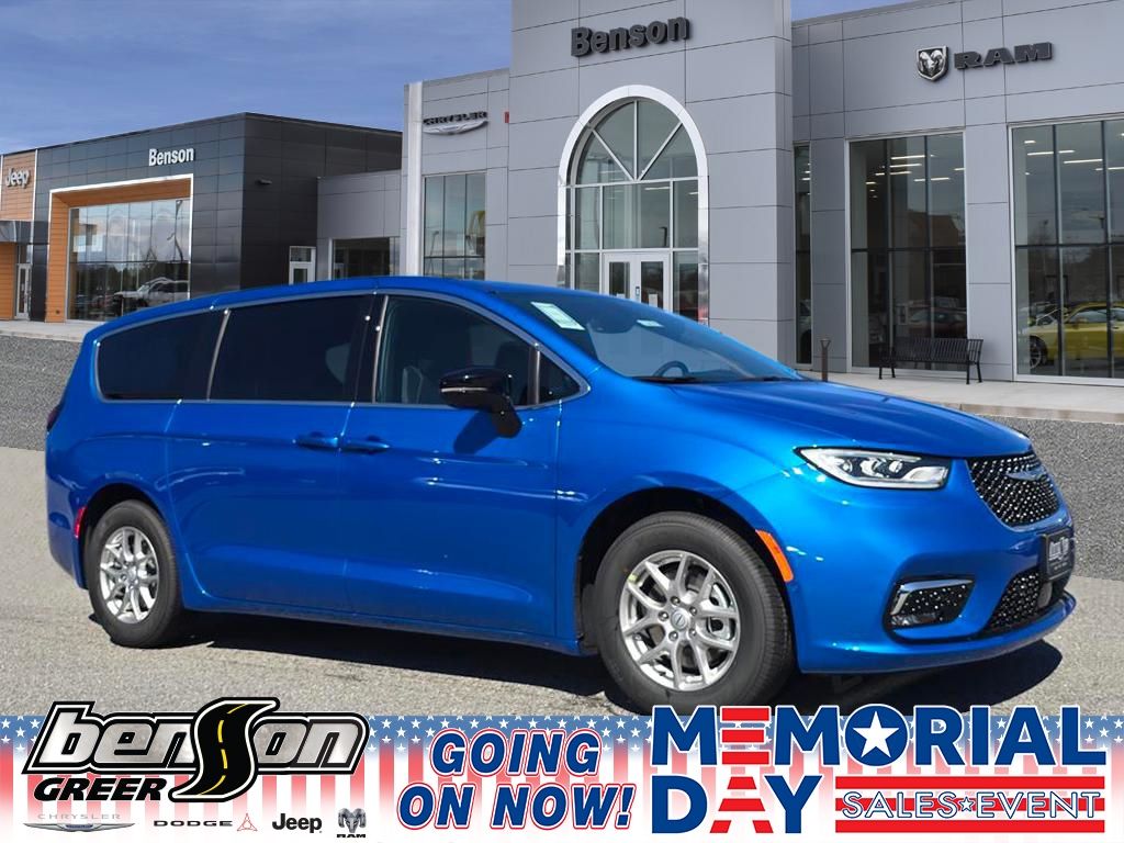 2026 Chrysler Pacifica Select's photo