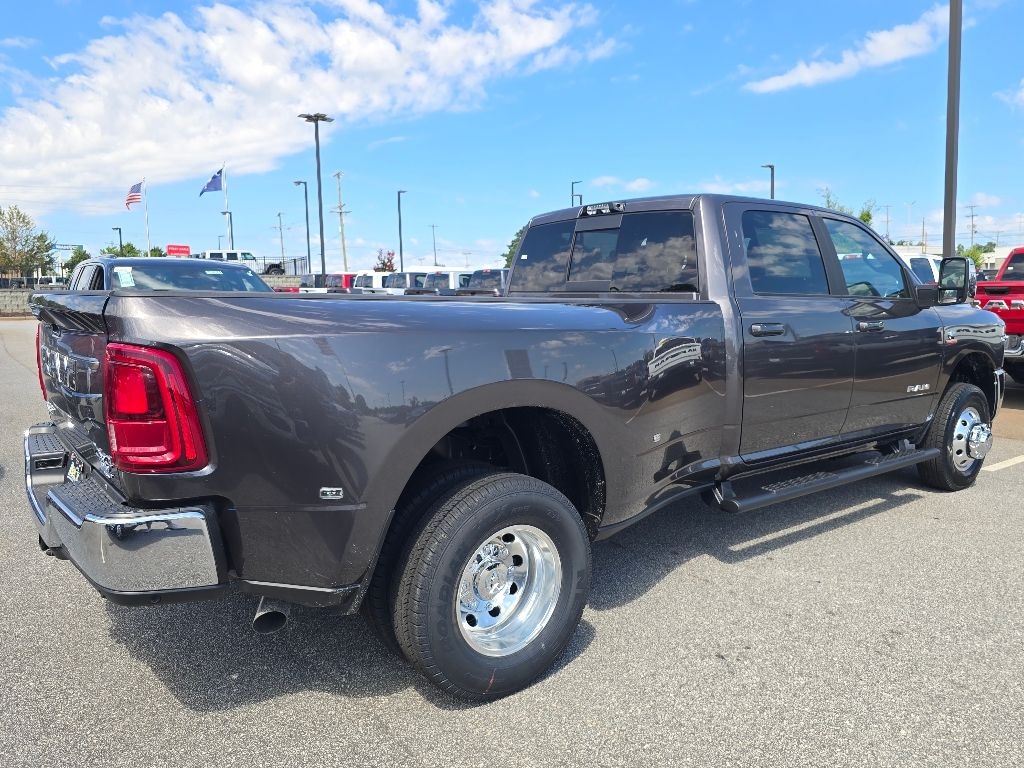 New 2026 Ram 3500 LARAMIE CREW CAB 4X4 8' BOX Pickup