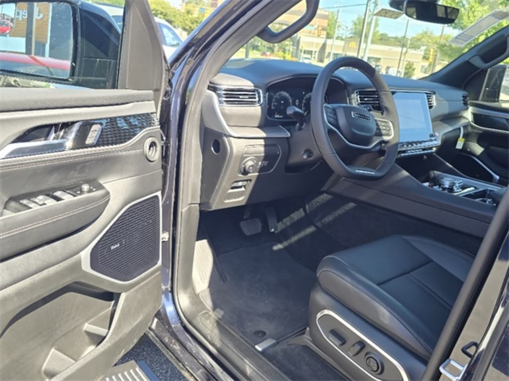 New 2025 Jeep Wagoneer SUPER 4X4 Sport Utility