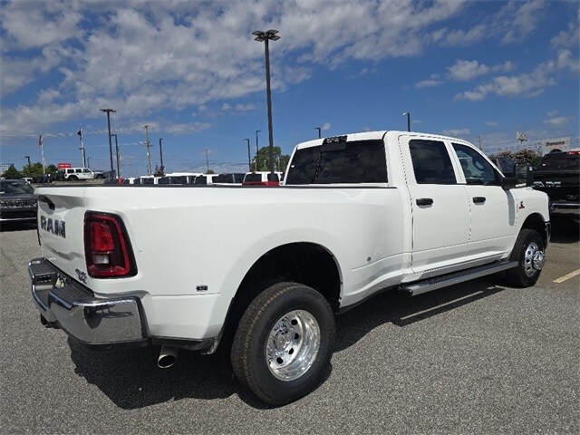 2026 Ram 3500 Tradesman photo 3