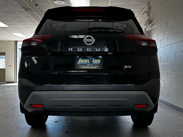 2021 Nissan Rogue SV photo 4
