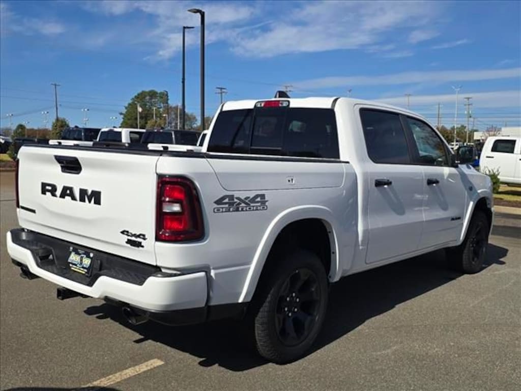 New 2026 Ram 1500 BIG HORN CREW CAB 4X4 5'7 BOX Pickup