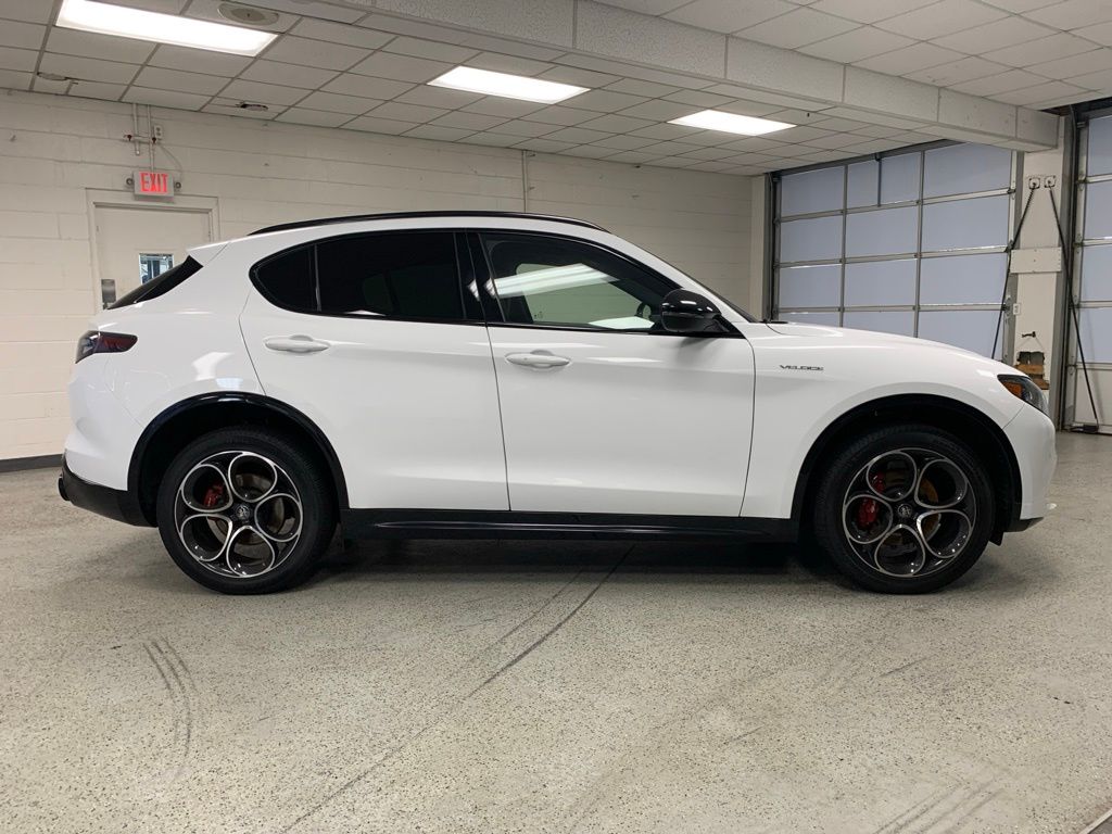 2024 Alfa Romeo Stelvio Veloce - Photo 7