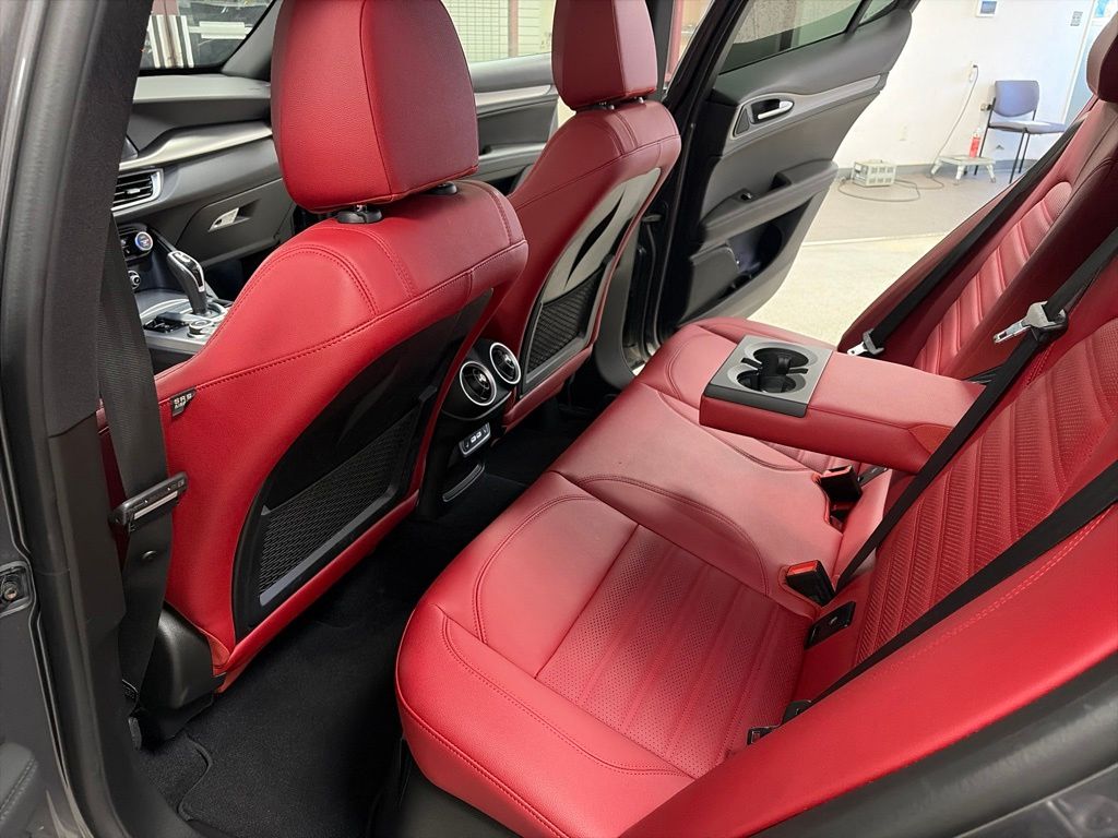 2024 Alfa Romeo Stelvio Veloce - Photo 17