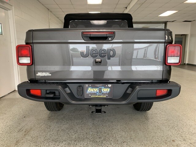 2024 Jeep Gladiator Sport photo 4