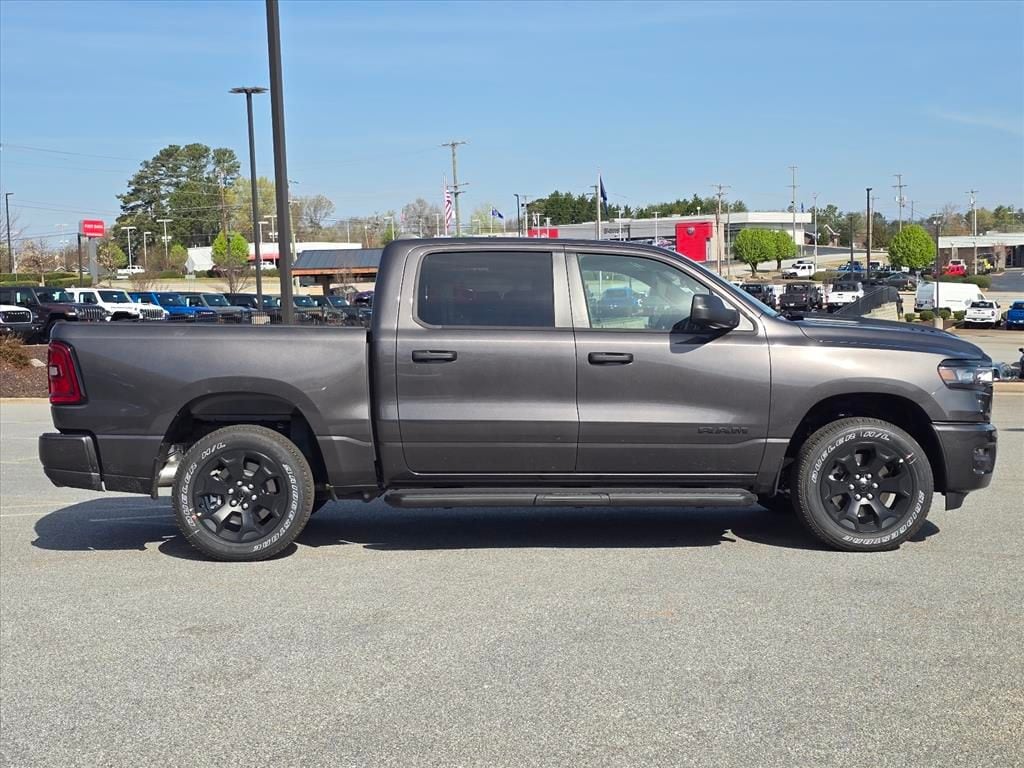 New 2026 Ram 1500 EXPRESS CREW CAB 4X4 5'7 BOX Pickup