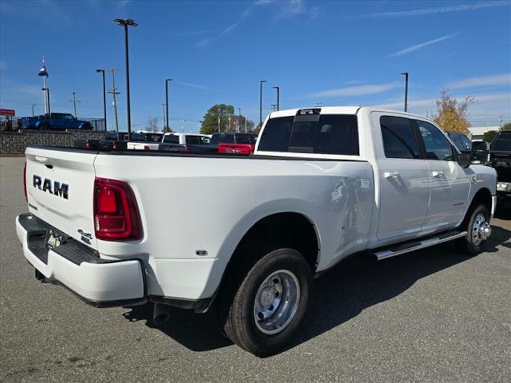 New 2026 Ram 3500 LARAMIE CREW CAB 4X4 8' BOX Pickup