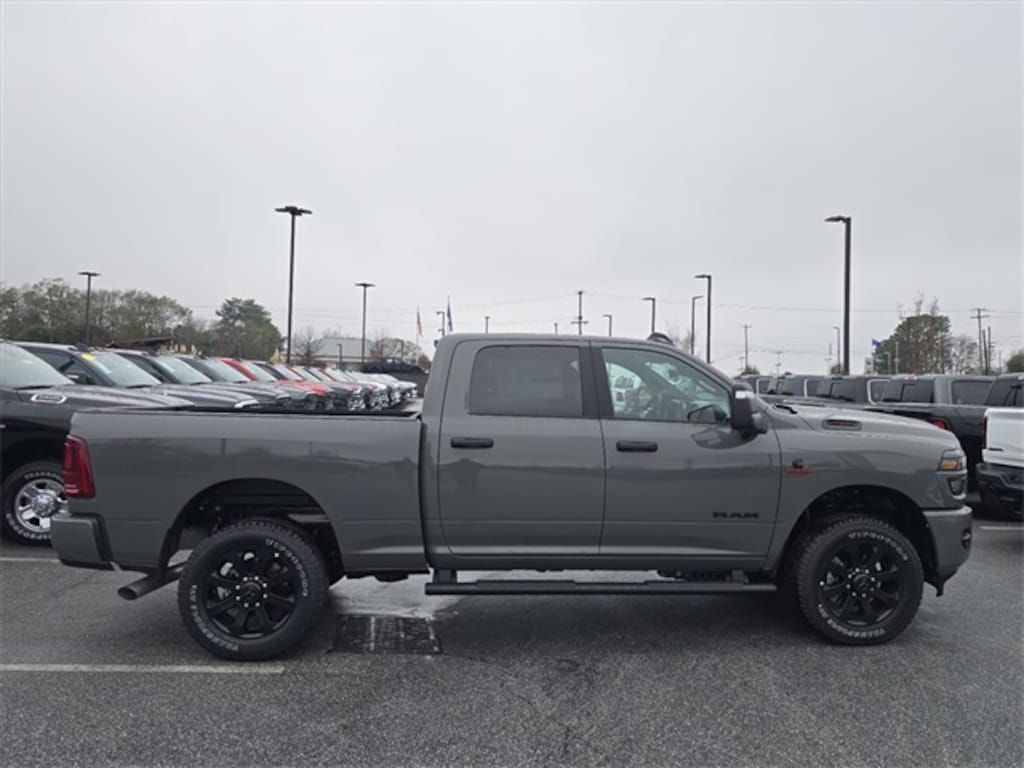 New 2026 Ram 2500 BIG HORN CREW CAB 4X4 6'4 BOX Pickup