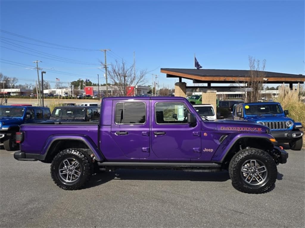 New 2026 Jeep Gladiator MOJAVE X 4X4 Pickup