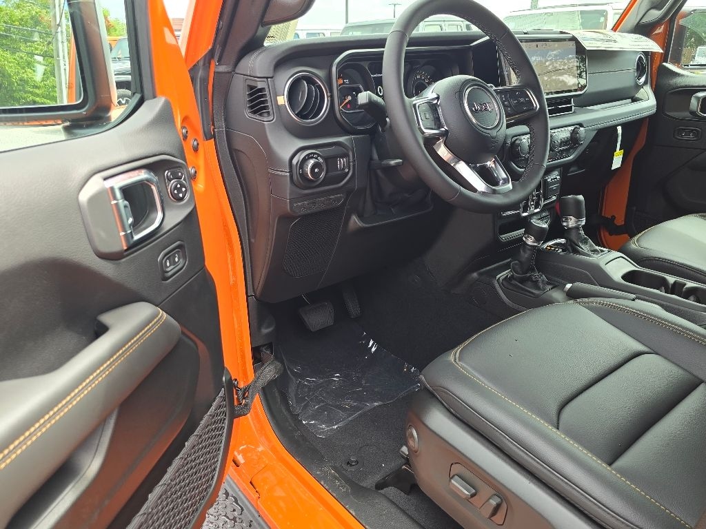 New 2025 Jeep Wrangler 4-DOOR SAHARA Sport Utility