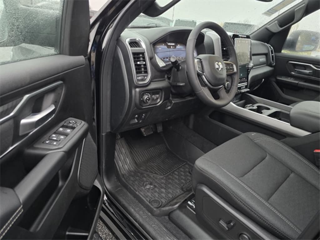 New 2026 Ram 1500 BIG HORN CREW CAB 4X4 5'7 BOX Pickup