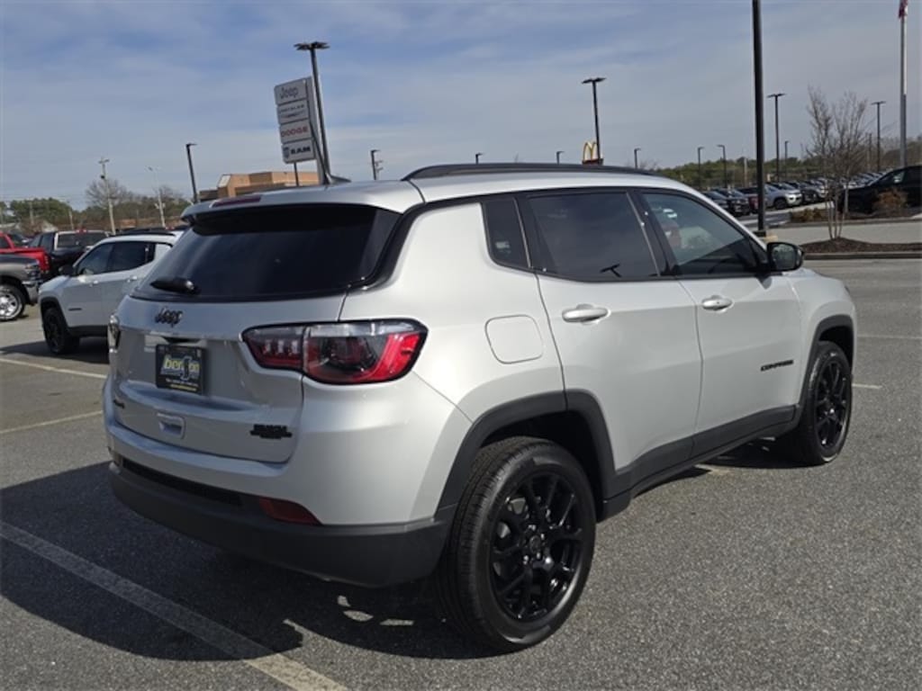 New 2026 Jeep Compass LATITUDE ALTITUDE 4X4 Sport Utility