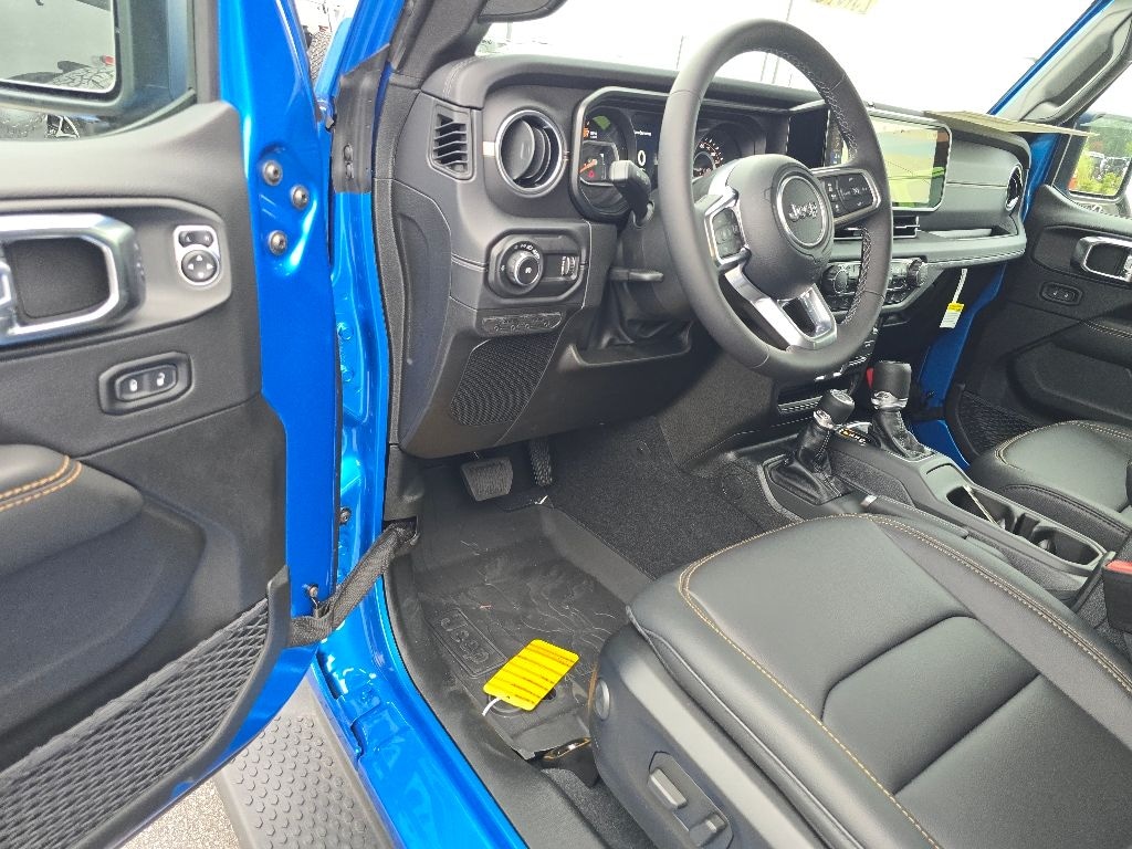 New 2025 Jeep Wrangler 4-DOOR SAHARA Sport Utility