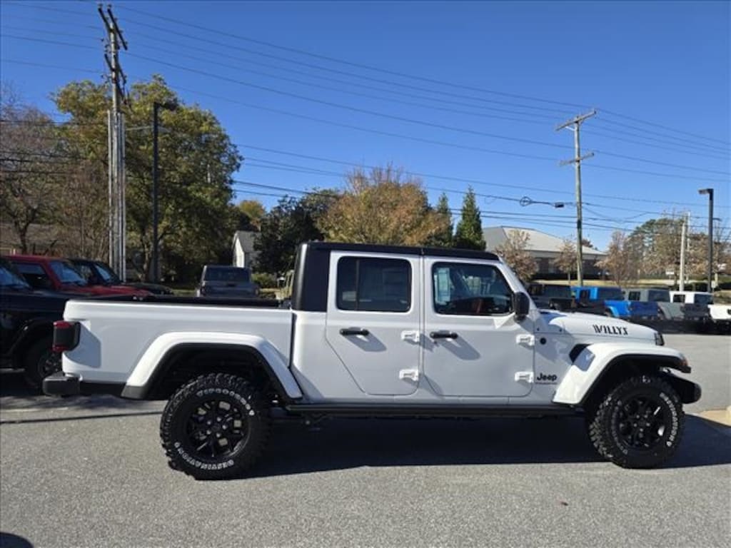 New 2026 Jeep Gladiator WILLYS 4X4 Pickup