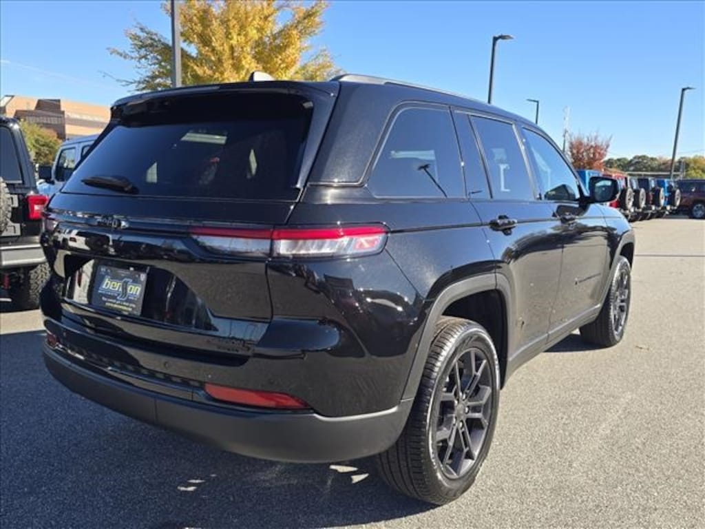 New 2025 Jeep Grand Cherokee LIMITED 4X4 Sport Utility