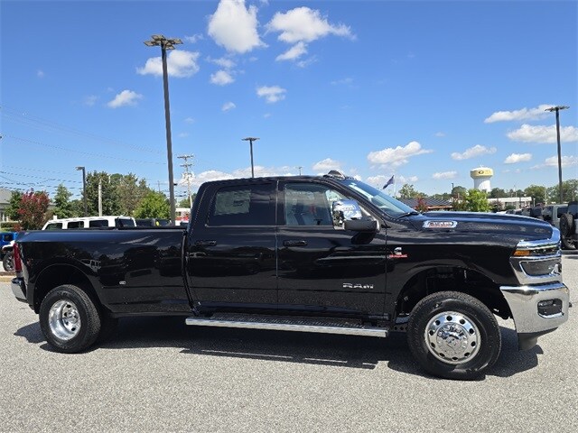 2026 Ram 3500 Laramie photo 2