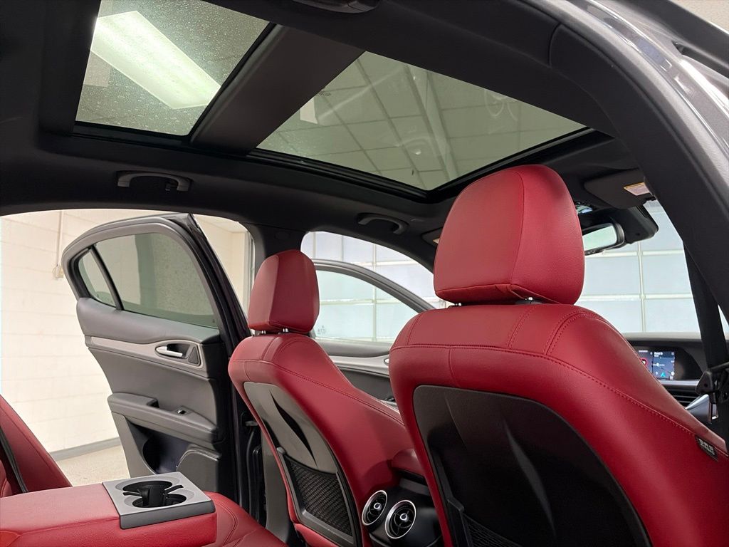 2024 Alfa Romeo Stelvio Veloce - Photo 21