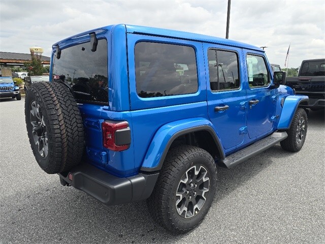 2025 Jeep Wrangler Sahara photo 3