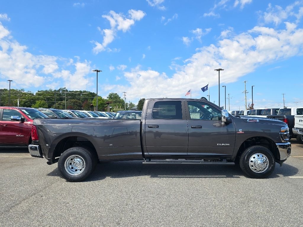 New 2026 Ram 3500 LARAMIE CREW CAB 4X4 8' BOX Pickup