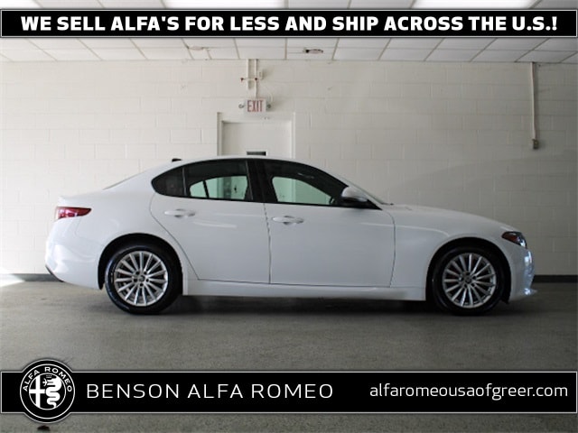 2022 Alfa Romeo Giulia Base