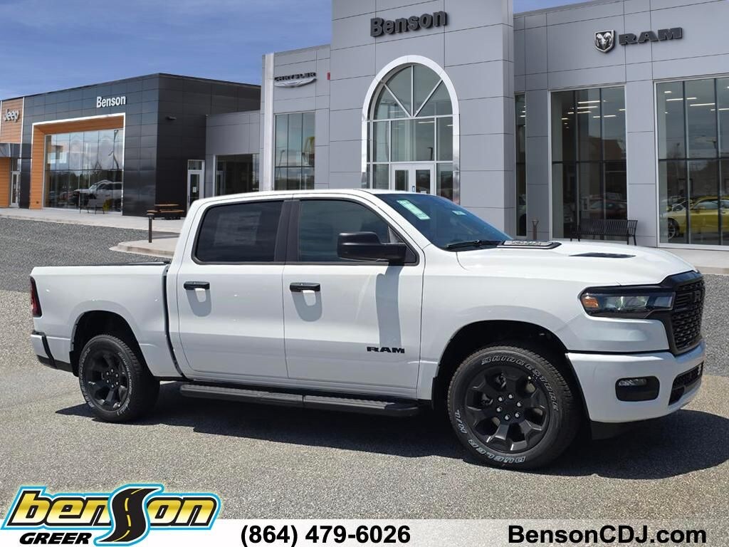 New 2026 Ram 1500 EXPRESS CREW CAB 4X4 5'7 BOX Pickup