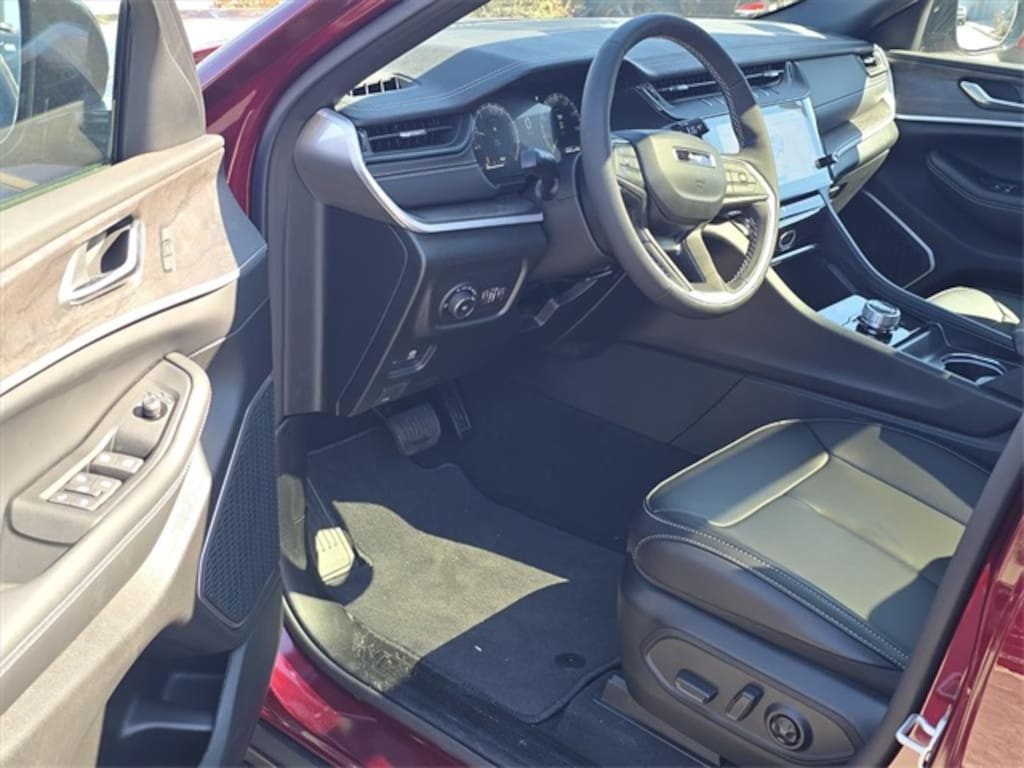 New 2026 Jeep Grand Cherokee LIMITED 4X2 Sport Utility