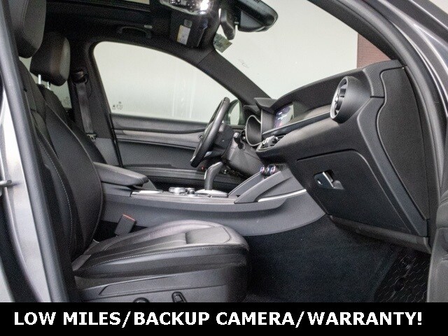 2022 Alfa Romeo Stelvio Ti photo 3