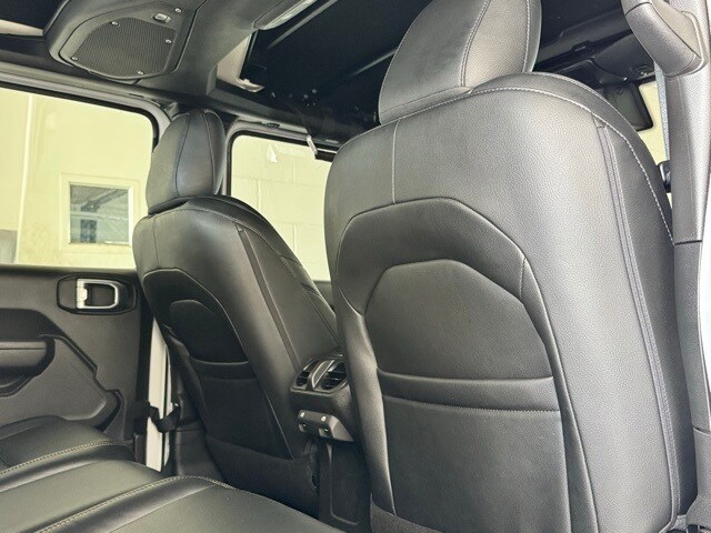 2024 Jeep Gladiator Sport photo 3
