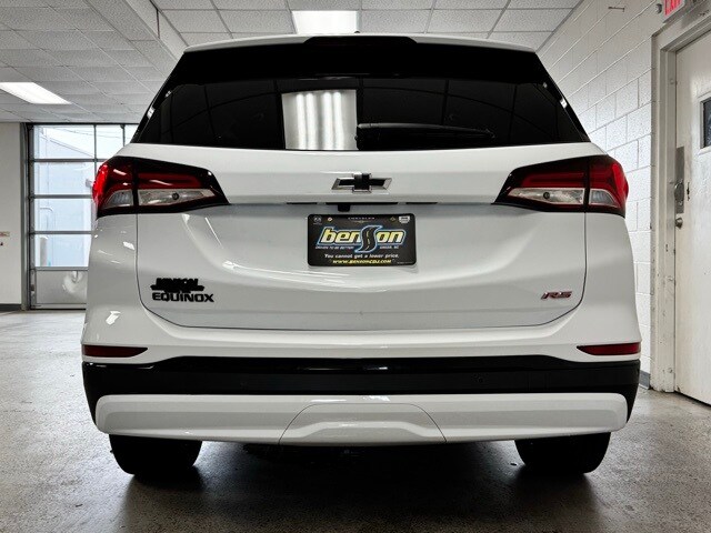2024 Chevrolet Equinox RS photo 2