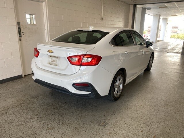 2016 Chevrolet Cruze LT photo 4
