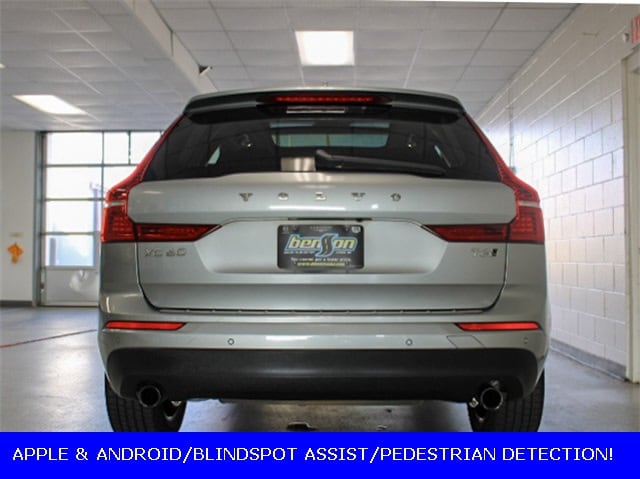 2018 Volvo XC60 T6 Momentum photo 4