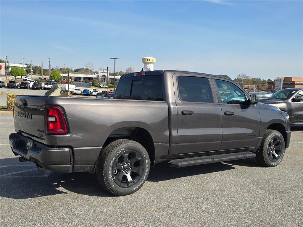 New 2026 Ram 1500 EXPRESS CREW CAB 4X4 5'7 BOX Pickup
