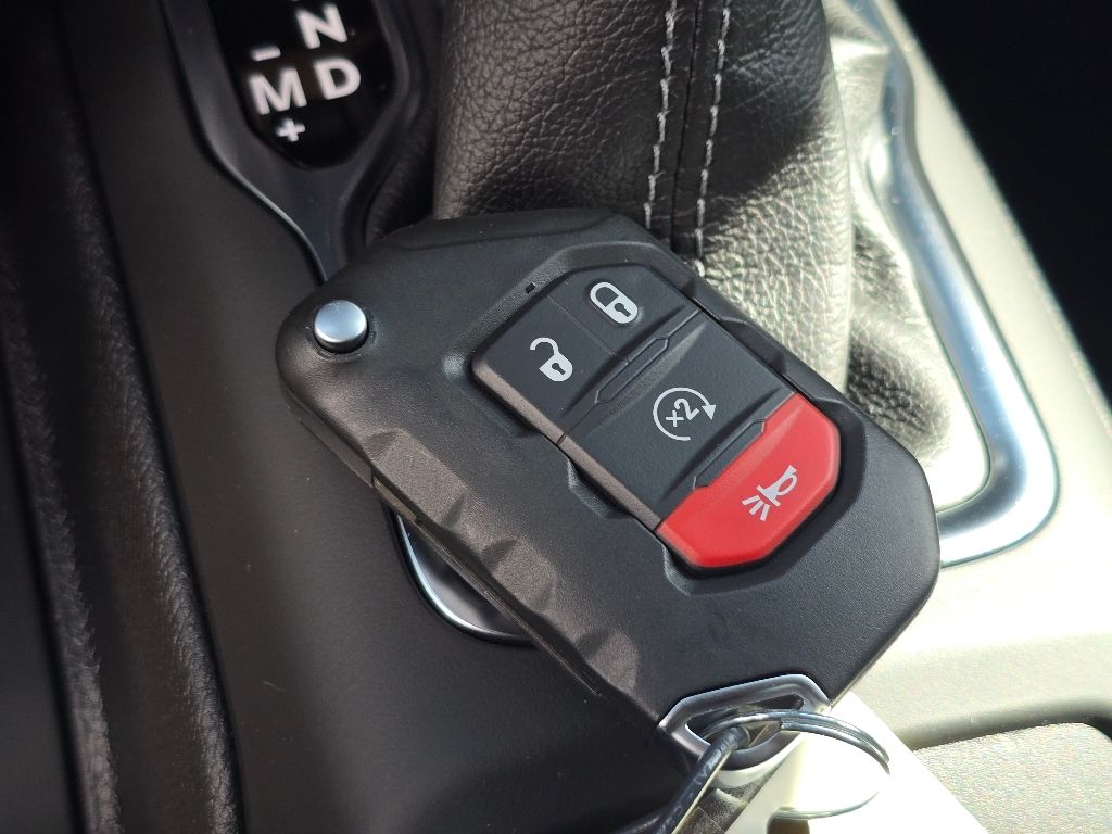 2025 Jeep Wrangler 4-Door Sport S - Photo 13