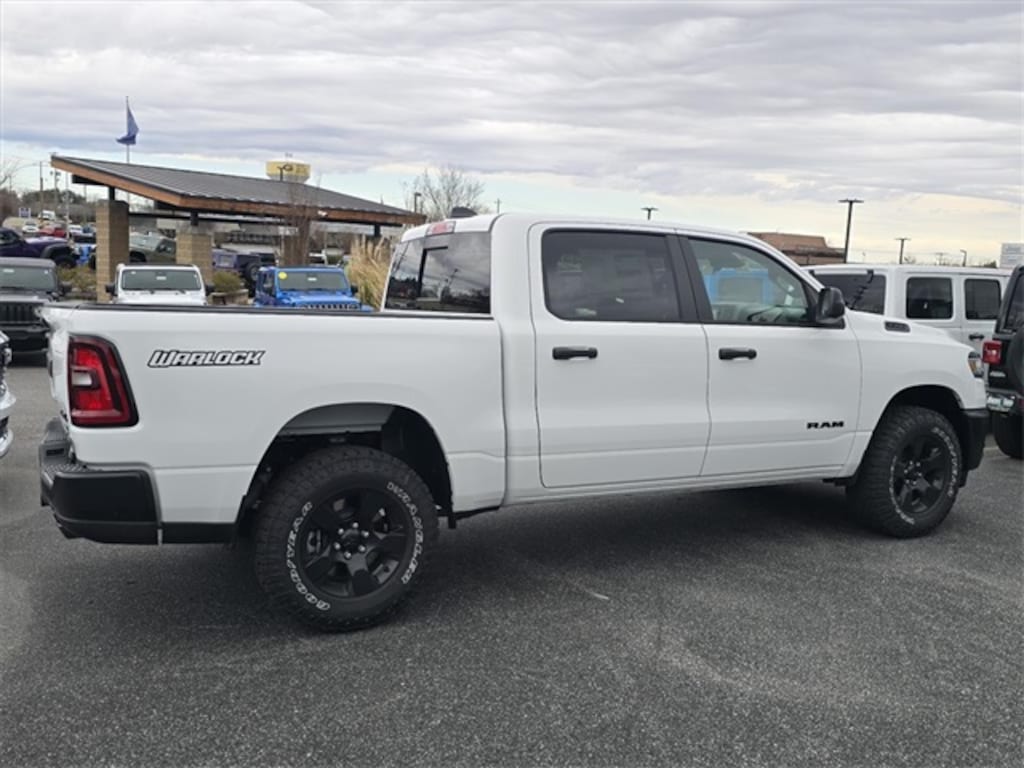 New 2026 Ram 1500 WARLOCK CREW CAB 4X4 5'7 BOX Pickup