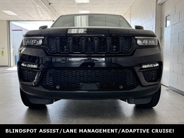 2023 Jeep Grand Cherokee Limited Sport photo 2