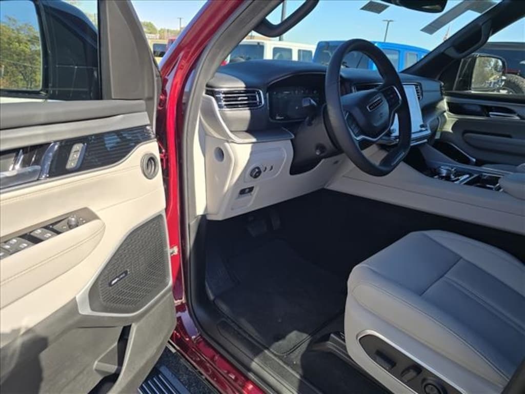 New 2025 Jeep Wagoneer LIMITED 4X4 Sport Utility