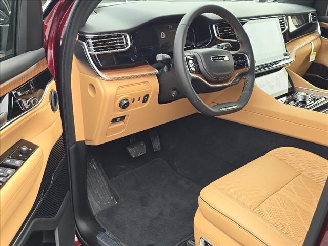 2025 Jeep Grand Wagoneer III photo 4