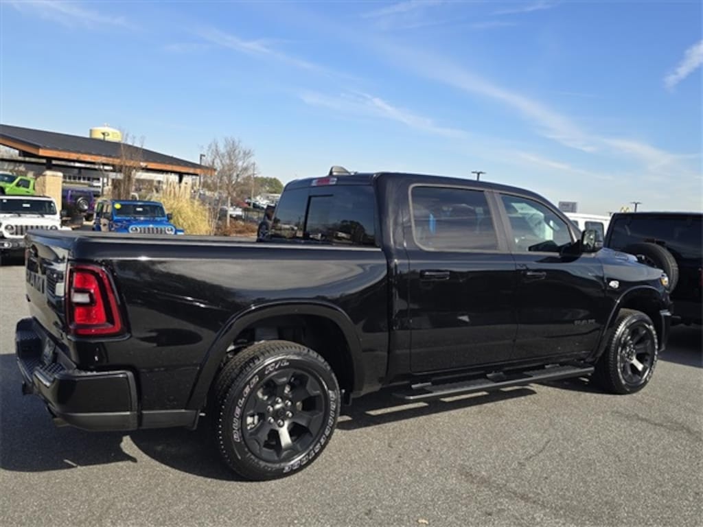 New 2026 Ram 1500 BIG HORN CREW CAB 4X4 5'7 BOX Pickup