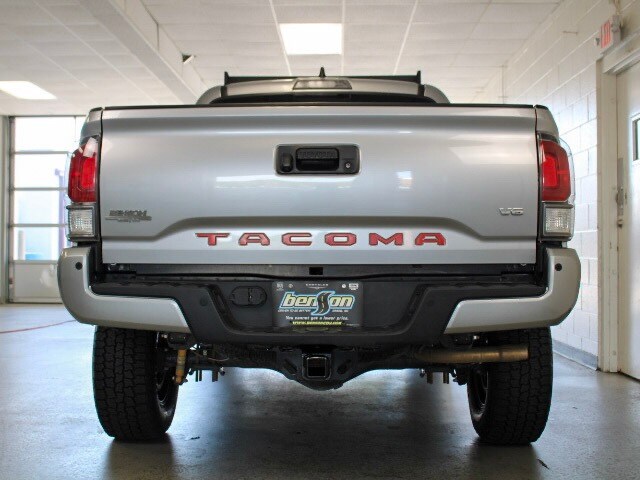 2023 Toyota Tacoma TRD Off-Road Double Cab photo 4