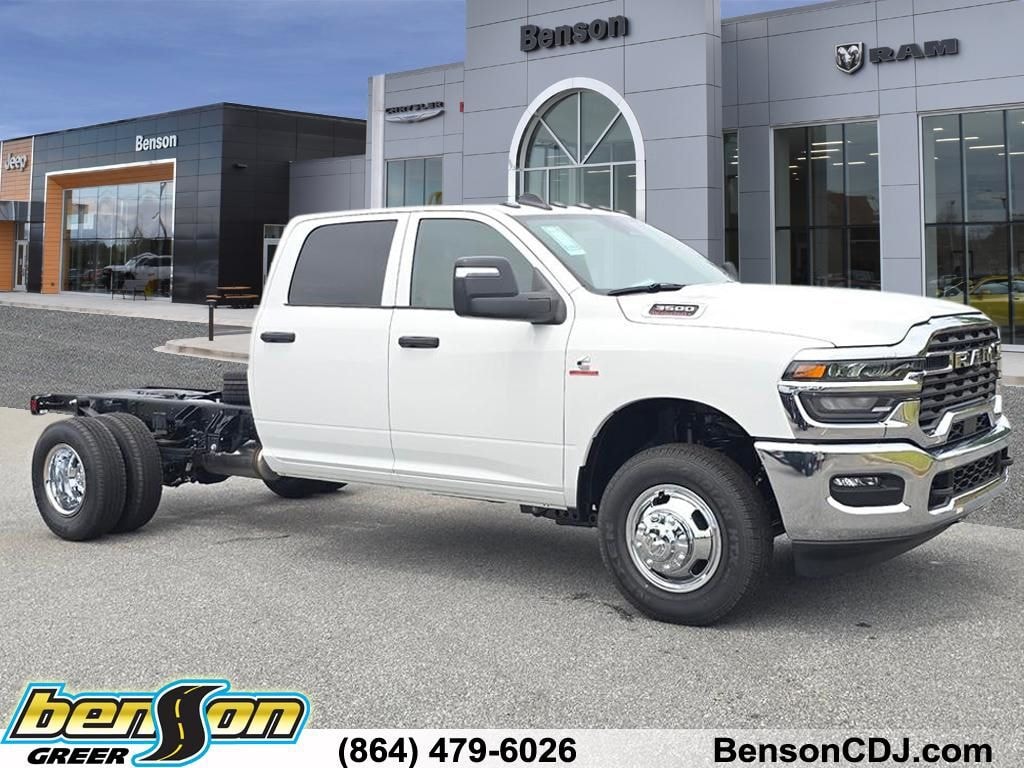 New 2026 Ram 3500 TRADESMAN CREW CAB CHASSIS 4X4 60' CA Pickup
