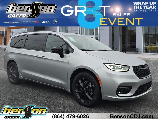 2026 Chrysler Pacifica Select's photo