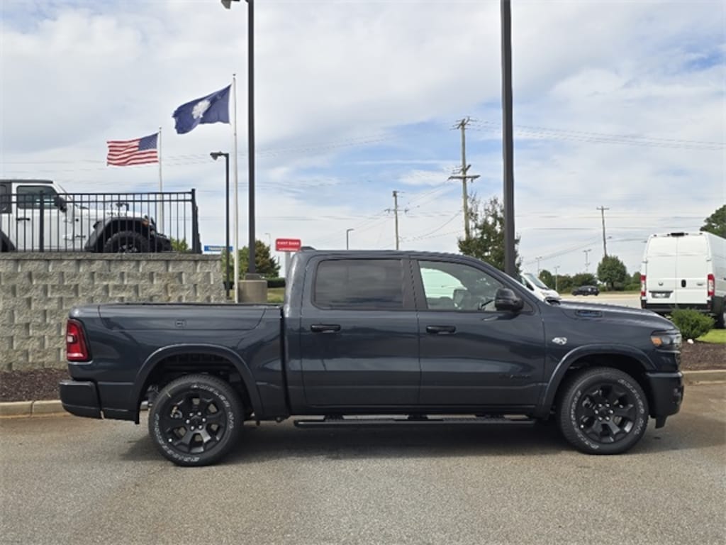 New 2026 Ram 1500 BIG HORN CREW CAB 4X4 5'7 BOX Pickup