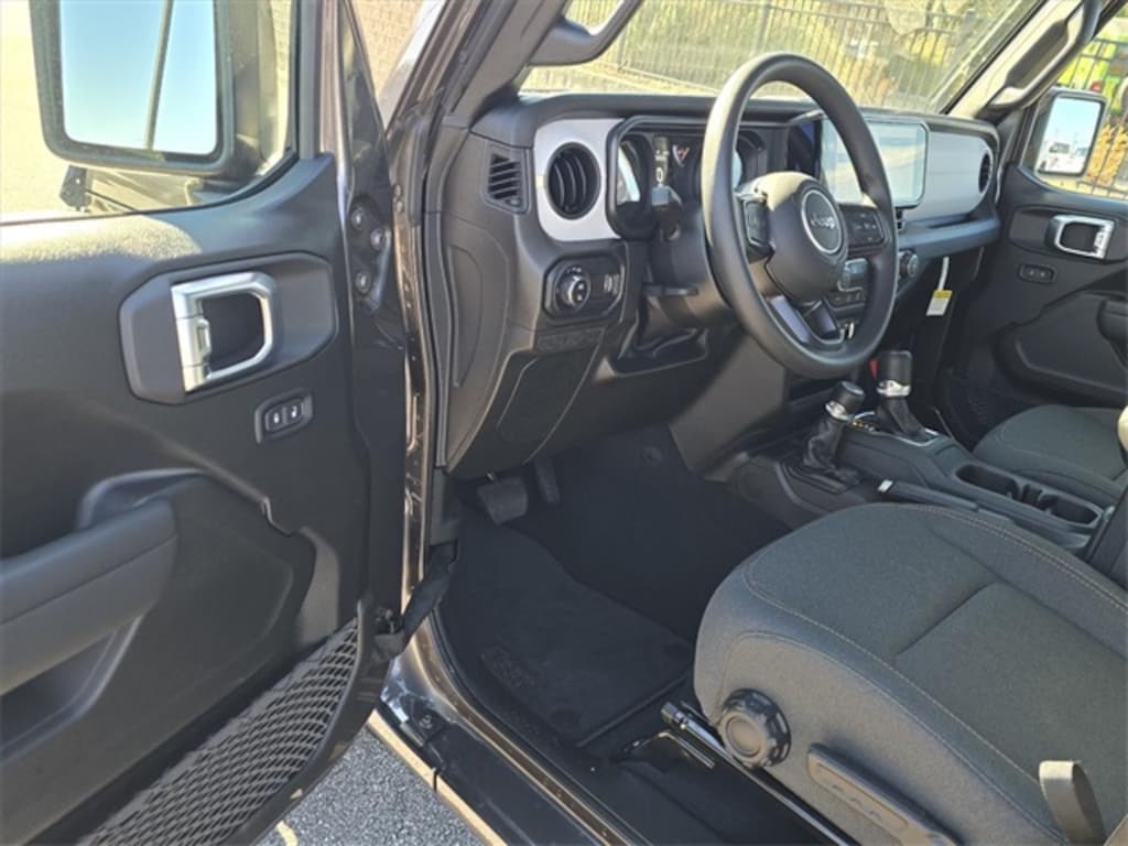 New 2026 Jeep Gladiator SPORT 4X4 Pickup