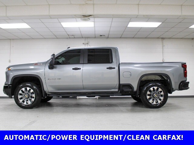 2025 Chevrolet Silverado 2500HD Custom photo 3