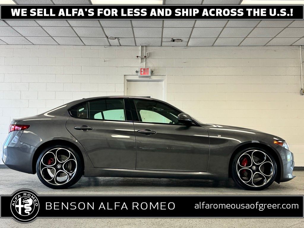 2022 Alfa Romeo Giulia Sedan 