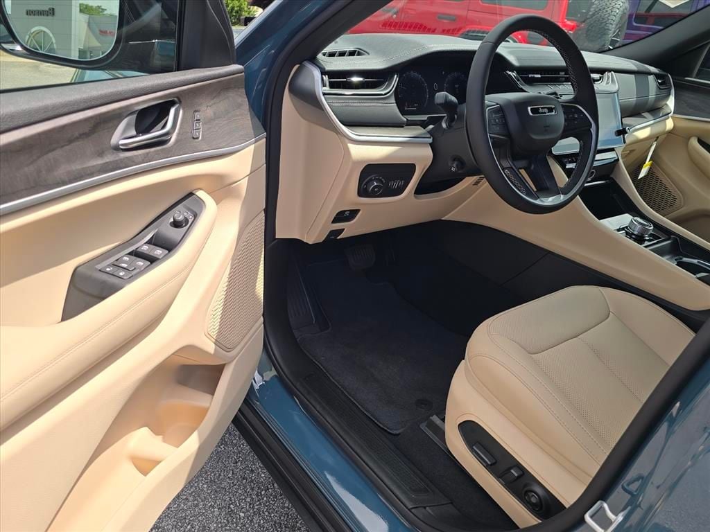 New 2026 Jeep Grand Cherokee L LIMITED 4X4 Sport Utility