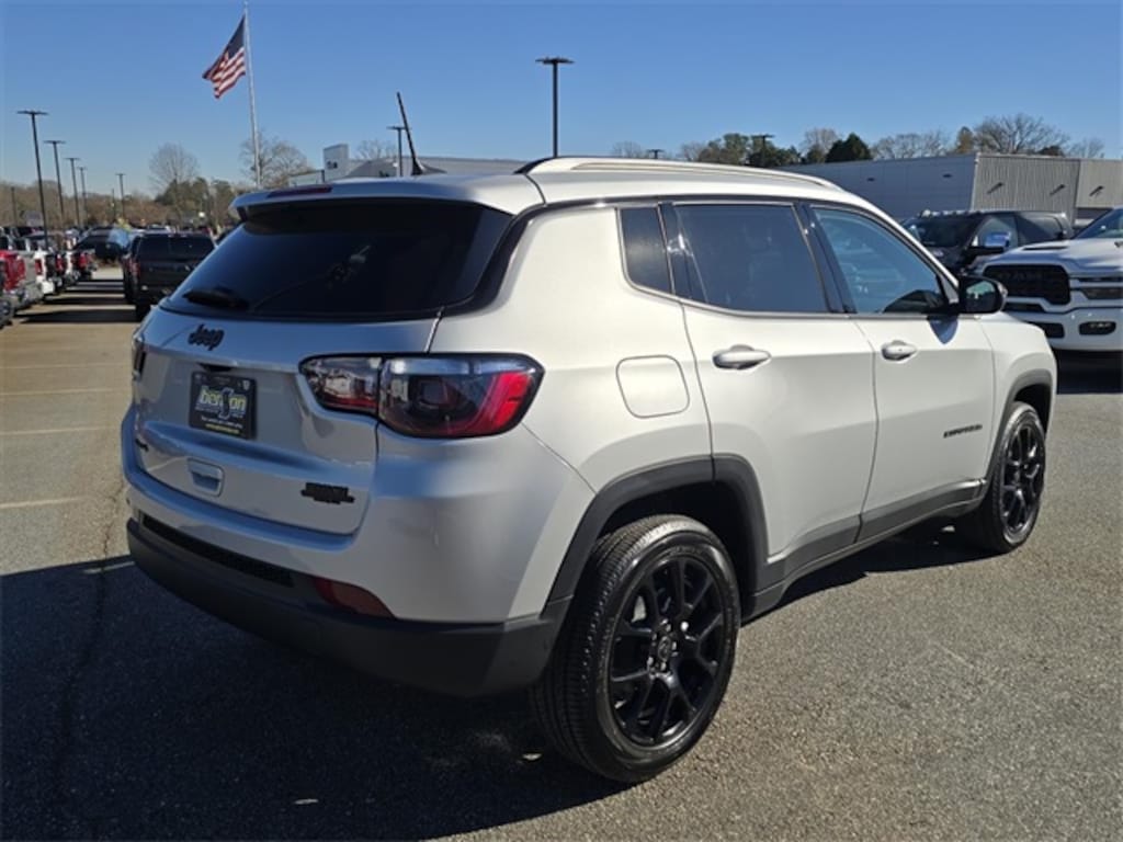New 2026 Jeep Compass LATITUDE ALTITUDE 4X4 Sport Utility