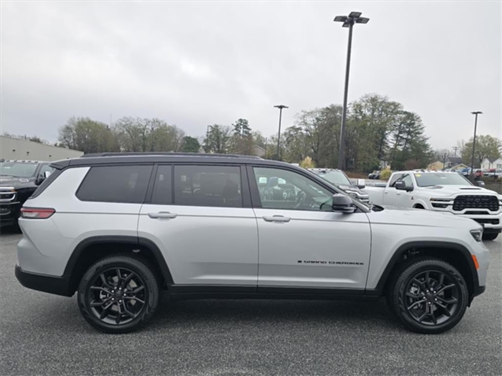 New 2025 Jeep Grand Cherokee L LIMITED 4X4 Sport Utility