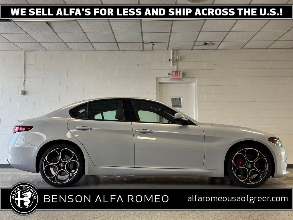 2022 Alfa Romeo Giulia 2.0 Ti Auto AWD's photo